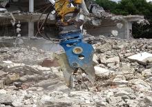 Frantumatori idraulici per calcestruzzo Okada ORC380AV