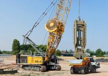 Gru cingolate - braccio a traliccio Liebherr HS 8130