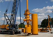 Gru cingolate - braccio a traliccio BAUER Group MC 86