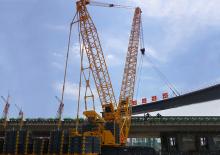 Gru cingolate - braccio a traliccio XCMG QUY650