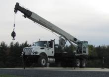 Gru telesc. montata su camion National Crane 1300A
