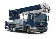 Gru telesc. montata su camion Böcker AK 52