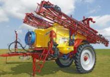 Irroratrice con barra su rimorchio CHD D2518