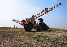 Irroratrice con barra su rimorchio Unia Europa XL 3020