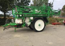 Irroratrice con barra su rimorchio CHD F3033
