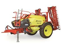 Irroratrice con barra su rimorchio Kverneland Ikarus S38