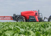Irroratrice con barra su rimorchio Kverneland iXtrack T6 iXflow-E