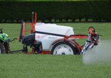 Irroratrice con barra su rimorchio Kuhn Lexis 3000