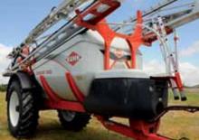 Irroratrice con barra su rimorchio Kuhn Oceanis 6500 RHA3