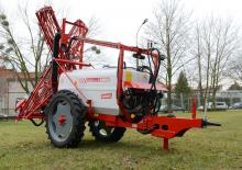 Irroratrice con barra su rimorchio Unia Pilmet 1215