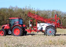 Irroratrice con barra su rimorchio Unia Plus 1215 XXL