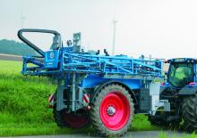 Irroratrice con barra su rimorchio Lemken Primus 10/2500