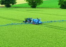 Irroratrice con barra su rimorchio Lemken Primus 10/2500