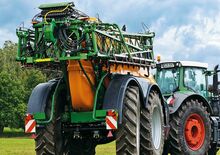 Irroratrice con barra su rimorchio Amazone UX 11201 (40)