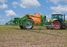 Irroratrice con barra su rimorchio Amazone UX 4200 Super (36)