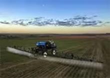 Irroratrici con barra aeree semoventi New Holland DEFEND 2500