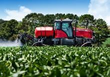 Irroratrici con barra aeree semoventi Massey Ferguson MF 8225