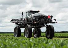 Irroratrici con barra aeree semoventi Massey Ferguson MF 9335