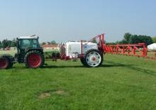 Irroratrice con barra su rimorchio Schmotzer ASP SK 27