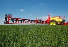 Irroratrice con barra su rimorchio Kverneland Ikarus S38