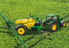 Irroratrice con barra su rimorchio John Deere M952