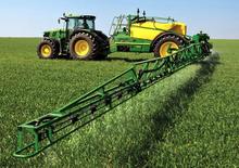 Irroratrice con barra su rimorchio John Deere R 962 i