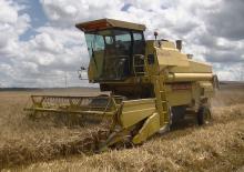 Mietitrebbie New Holland Clayson 8055