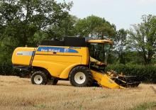 Mietitrebbie New Holland CS 640 E 1E