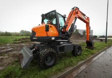 Escavatori gommati Doosan DX57W-5
