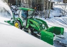 Pala gommata John Deere 320R 