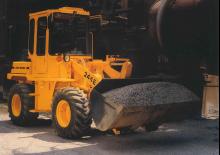 Pale gommate John Deere Construction 244 E