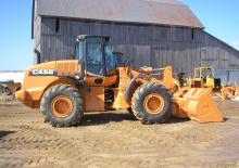 Pale gommate Case 821 E