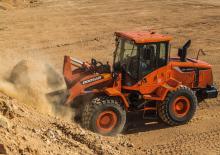 Pale gommate Doosan DL 200