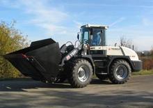 Pale gommate Terex-Schaeff SKL 160