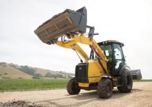 Pale gommate New Holland U80D