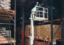 Piattaforme aeree verticali Lift-A-Loft AMV36-23