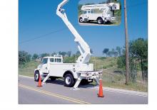 Piattaforme aeree articolate su rimorchio trainabile Altec A55-OC