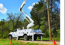 Piattaforme aeree articolate su rimorchio trainabile Altec AT48M/P