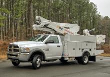 Piattaforme aeree articolate su rimorchio trainabile Altec AT41M/P