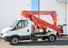 Piattaforme aeree articolate su rimorchio trainabile Palfinger P 240 AXE-E Plus