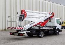Piattaforme aeree articolate su rimorchio trainabile ISOLI PNT220NLX