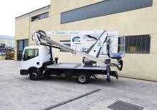 Piattaforme aeree articolate su rimorchio trainabile Oil & Steel Snake 189 City