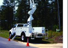 Piattaforme aeree articolate su rimorchio trainabile Altec TA37M