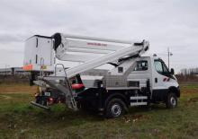 Piattaforme aeree articolate su rimorchio trainabile Klubb VAT 72 NE
