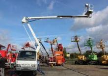 Piattaforme aeree articolate su rimorchio trainabile CELA Z180