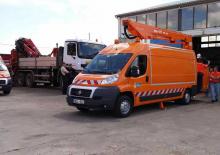 Piattaforme aeree telescopiche autocarrate Easy Lift EV130 