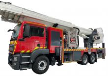 Piattaforme aeree telescopiche autocarrate Comet Euroflag 45-24 HQ