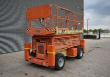 Piattaforme aeree verticali a pantografo su ruote JLG 330 CRT