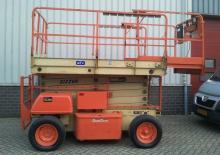 Piattaforme aeree verticali a pantografo su ruote JLG 3969 e