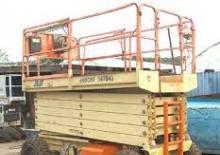 Piattaforme aeree verticali a pantografo su ruote JLG 400 CRT